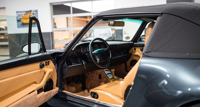 Porsche 911 Carrera 2 (993) Cabriolet