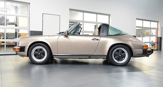 Porsche 911 Carrera Targa