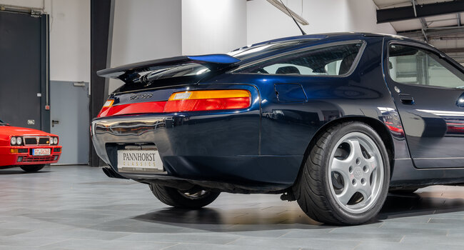 Porsche 928 GTS