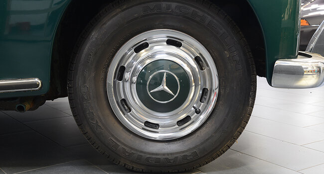 Mercedes-Benz 300C Adenauer