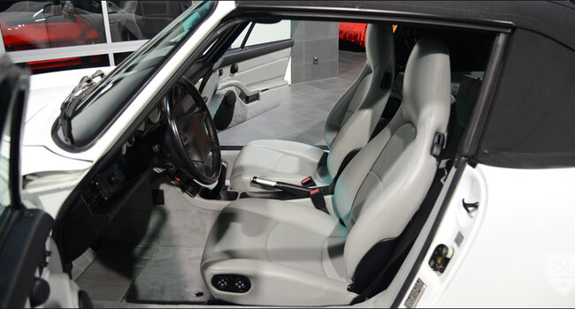 Porsche 993 Carrera 2 Cabriolet