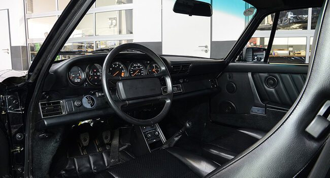 Porsche 911 Carrera Coupe G50