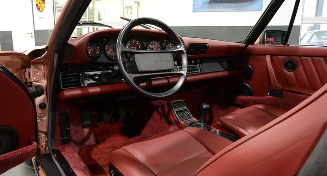 Porsche 964 Carrera 4 Cabriolet