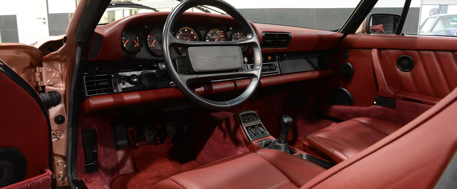 Porsche 964 Carrera 4 Cabriolet