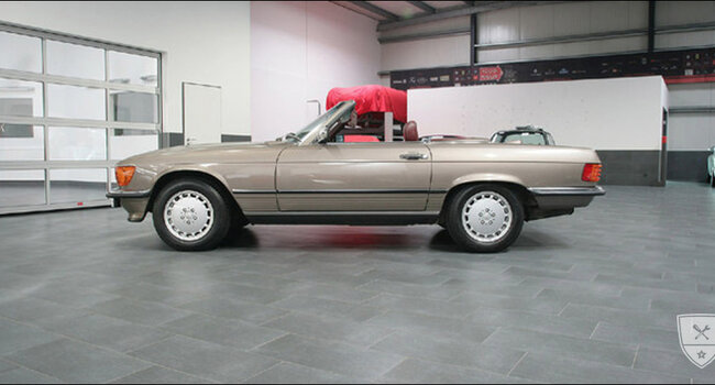 Mercedes-Benz 560 SL Roadster