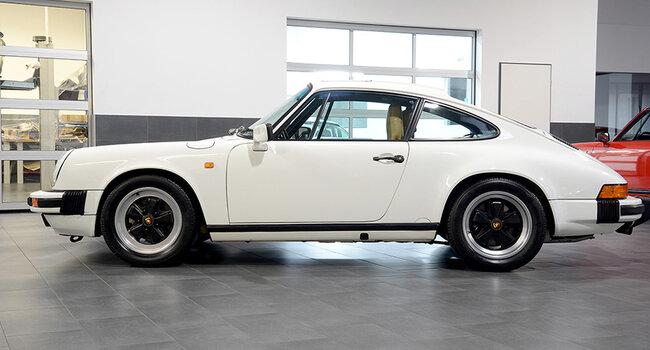 Porsche 911 Carrera Coupe G50