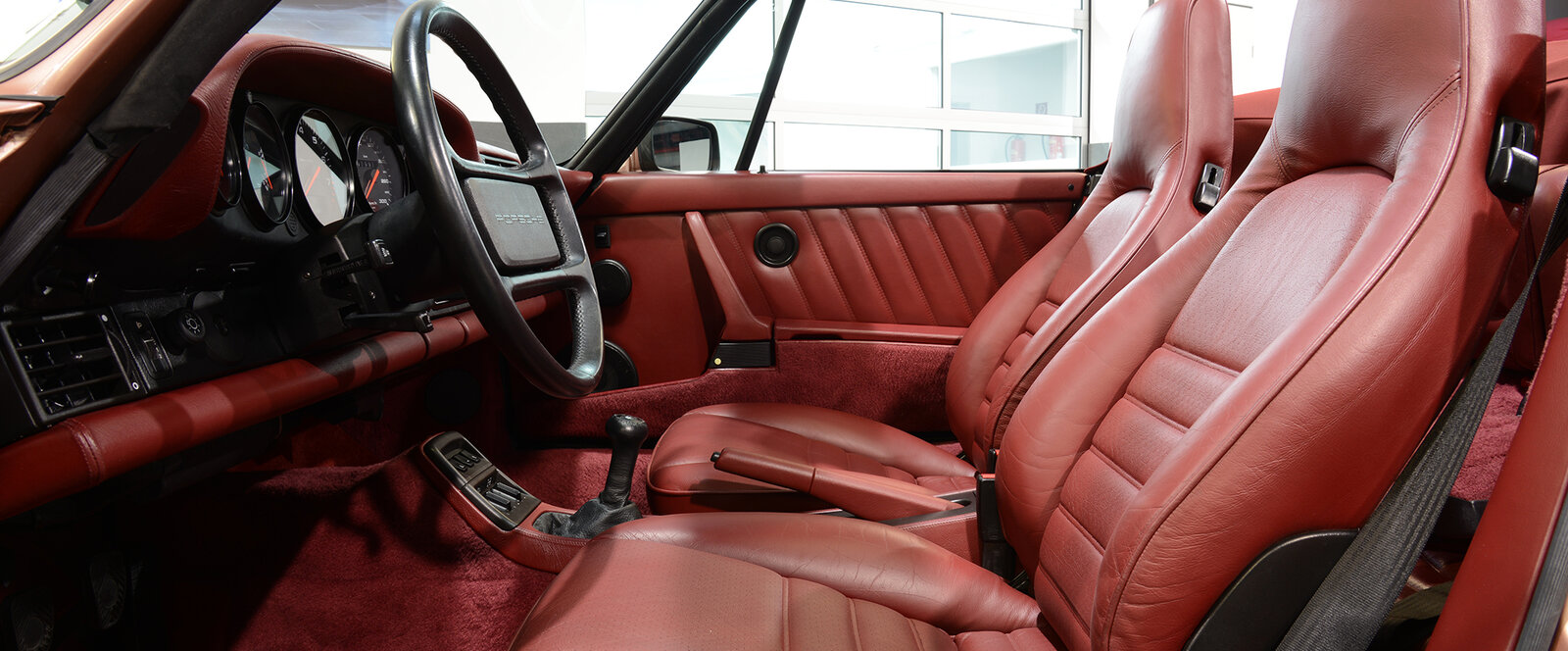 Porsche 964 Carrera 4 Cabriolet