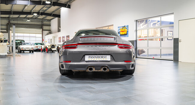 911 Targa 4 GTS Exclusive Manufaktur Edition
