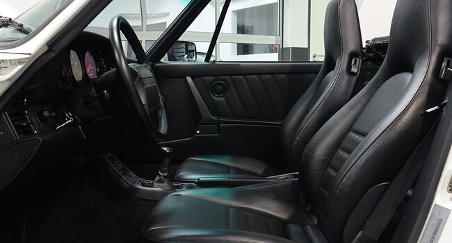 Porsche 964 Carrera 2 Cabriolet