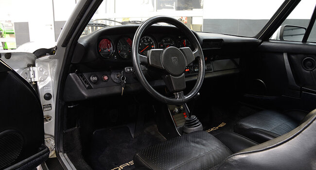 Porsche 911 930  3.0L Turbo Carrera