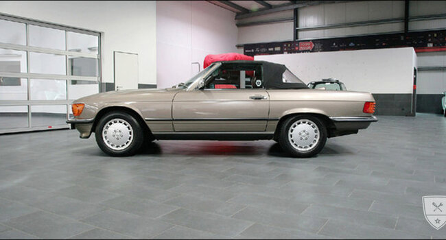 Mercedes-Benz 560 SL Roadster