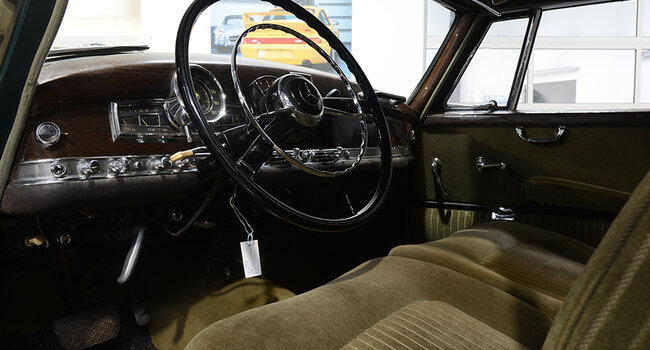 Mercedes-Benz 300C Adenauer