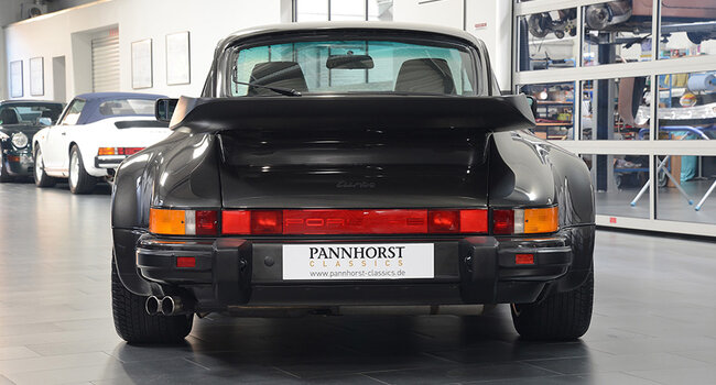 PORSCHE 911 930 TURBO COUPÉ