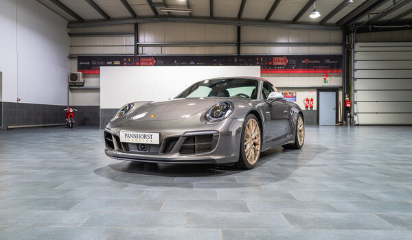 911 Targa 4 GTS Exclusive Manufaktur Edition
