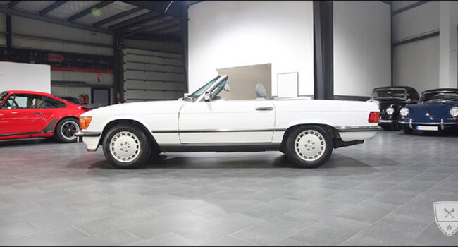 Mercedes-Benz 560 SL Roadster