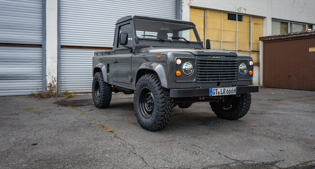 Land Rover Defender 90 Pick-Up Original V8