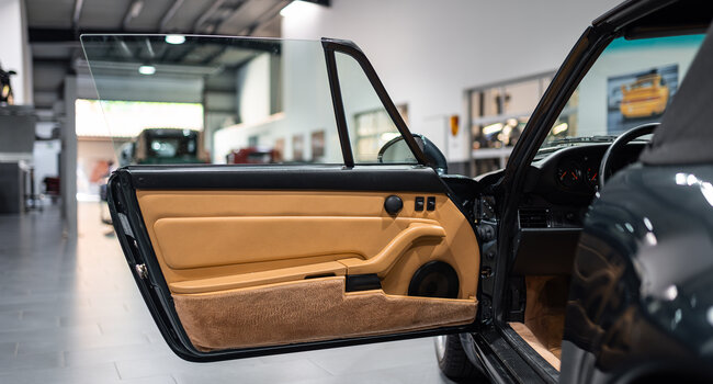 Porsche 911 Carrera 2 (993) Cabriolet