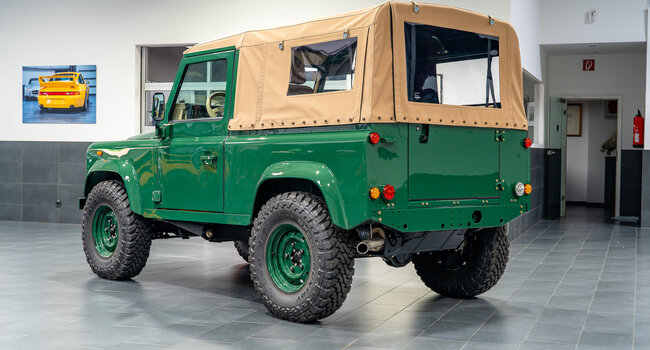 Land Rover Defender D90 TD5