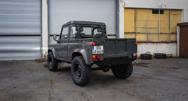 Land Rover Defender 90 Pick-Up Original V8