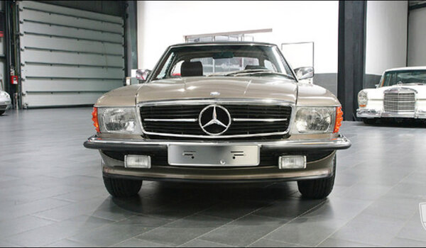 Mercedes-Benz 560 SL Roadster