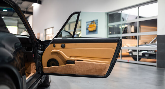 Porsche 911 Carrera 2 (993) Cabriolet