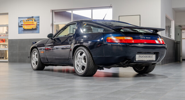 Porsche 928 GTS