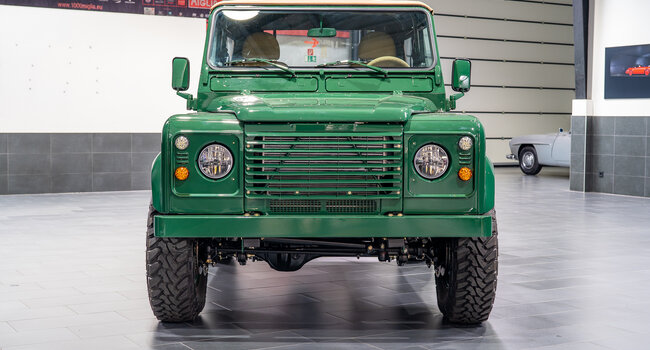 Land Rover Defender D90 TD5
