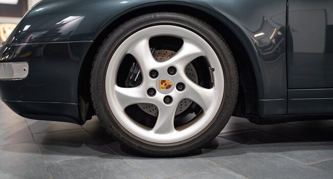 Porsche 911 Carrera 2 (993) Cabriolet