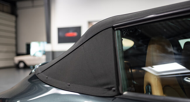 Porsche 911 Carrera 2 (993) Cabriolet