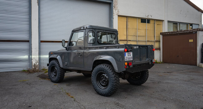 Land Rover Defender 90 Pick-Up Original V8