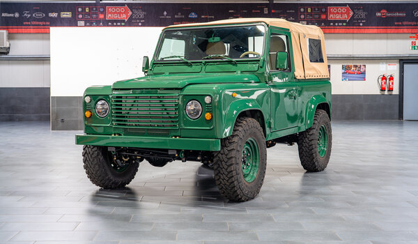 Land Rover Defender D90 TD5