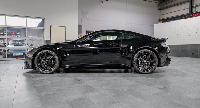 Aston Martin V8 Vantage GT8